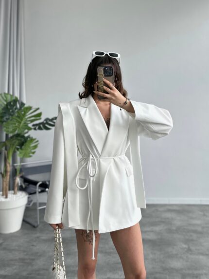 Beyaz Mila Premium Ceket