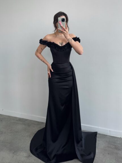 Elizabeth Korseli Çiçek Detay Siyah Abiye