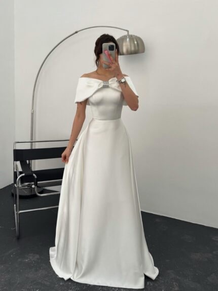 Taurus Önü Taşlı Fiyonk Detay Beyaz Abiye