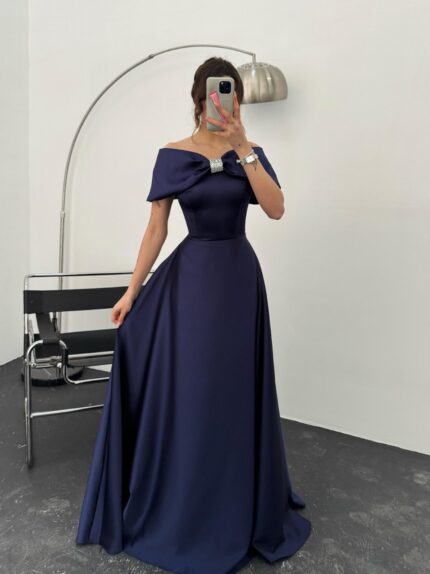 Taurus Önü Taşlı Fiyonk Detay Lacivert Abiye