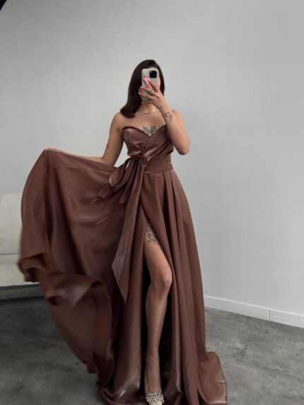 Melinda Straplez Saten Görünümlü Kahve Abiye