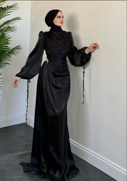 Jenika Omzu Ve Beli Taşlı Abiye Siyah