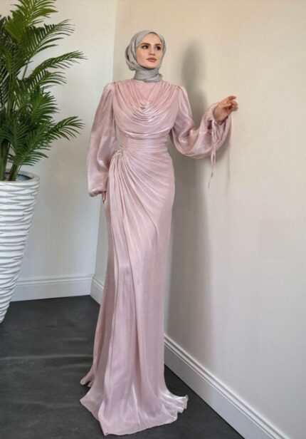 Jenika Omzu Ve Beli Taşlı Abiye Pudra